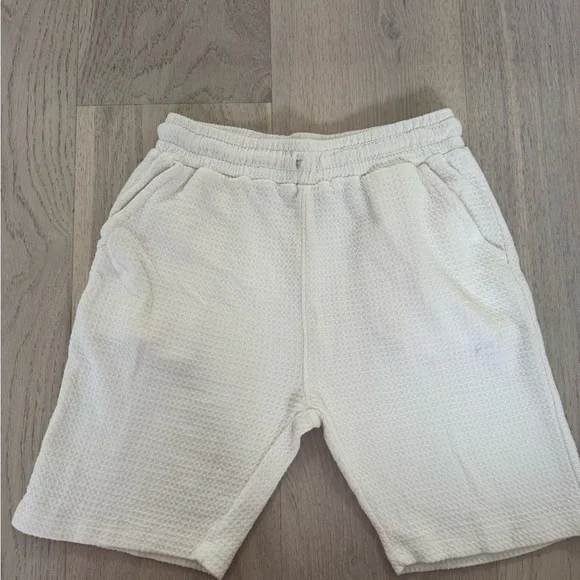 Next boy’s cream waffle shirt & shorts Age 11-12